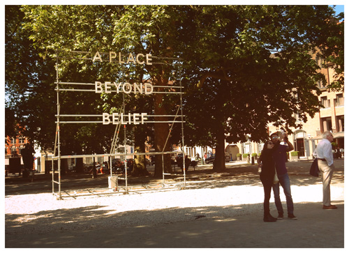 Nathan Coley. A Place Beyond Belief. © Sarah Bauwens.