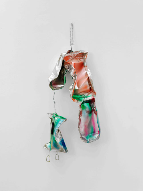 Isa Genzken. Schwules Baby (Gay Baby), 1997. Spray paint on metal, wire, and sheet steel, 130 × 40 × 36 cm. Collection of the artist. Courtesy the artist and Galerie Buchholz, Cologne/Berlin. © Isa Genzken