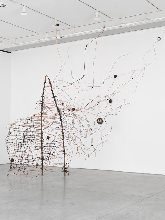 Jay Heikes. Death Spiral, 2017. Copper, wax, aluminium foil, steel, steel slag, 216 x 168 x 120 in (548.6 x 426.7 x 304.8 cm). Courtesy of the artist and Marianne Boesky Gallery, New York and Aspen. © Jay Heikes. Photograph: Jason Wyche.
