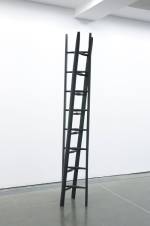 Reiner Ruthenbeck. Double Ladder. Painted wood, 253.5 x 39 x 39 cm. MMK Museum für Moderne Kunst Frankfurt am Main. Image © READS 2014.