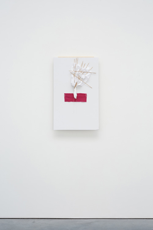 Richard Tuttle. Separation (Group 3, Number 1), 2015. Styrofoam board, pine molding, bamboo skewers, synthetic fibre, cotton, thread, wire, transparent tape, 58.4 x 50.8 cm (23 x 20 in).