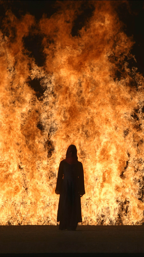 Bill Viola. Fire Woman, 2005. Colour High-Definition video projection. Performer Robin Bonaccorsi © Kira Perov, courtesy Bill Viola Studio.