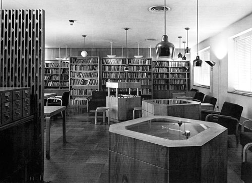 Alvar Aalto. Woodbury Poetry Room (1948), Lamont Library, Harvard University, original layout (photo 1979).