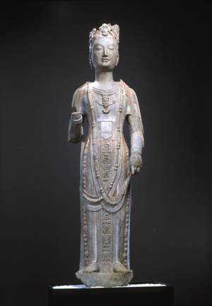 Standing Bodhisattva, Sui dynasty (581-619). Limestone with gilding and pigments. Height: 136cm. Copyright: Mori Art Museum.