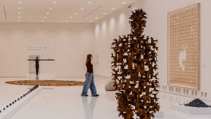 Including drawings and sketchbooks, models and maquettes, this retrospective is the largest solo exhibition of Gormley’s work to be staged in Europe