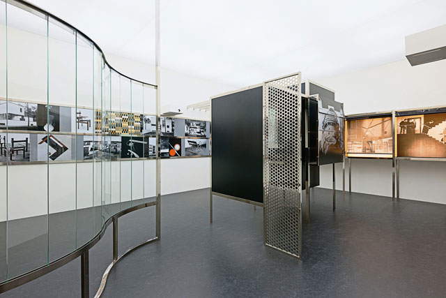 László Moholy-Nagy. Room of the Present (Raum der Gegenwart), constructed in 2009 from plans and other documentation, dated 1930. Installation view: Play Van Abbe – Part 2: Time Machines, Van Abbemuseum, Eindhoven, 10 April – 12 September 2010. Mixed media, outer dimensions: 442 × 586.8 × 842.8 cm; inner dimensions: 350 × 556 × 812 cm. Van Abbemuseum, Eindhoven. © 2016 Hattula Moholy-Nagy/VG Bild-Kunst, Bonn/Artists Rights Society (ARS), New York. Photograph: Peter Cox, courtesy Art Resource, New York.