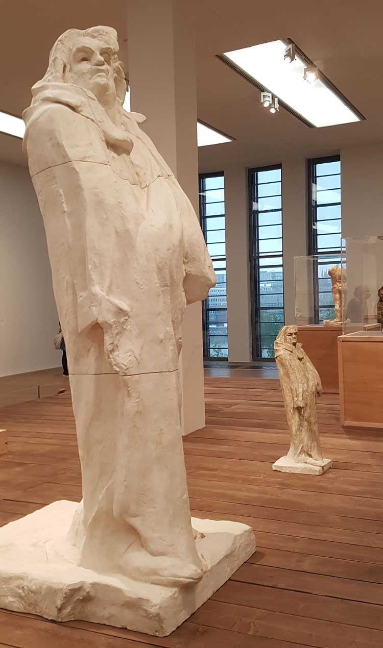 Auguste Rodin. Balzac (large and small). Installation view, The Making of Rodin, Tate Modern, London 2021. Photo: Juliet Rix.