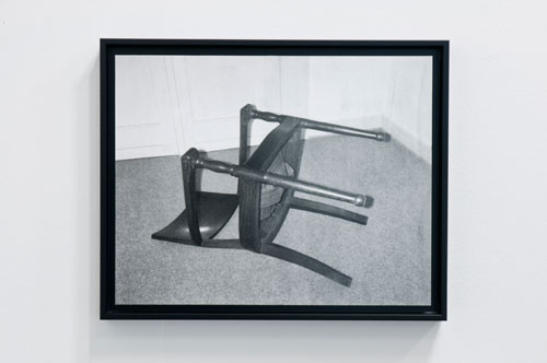 Reiner Ruthenbeck. Overturned Chair. Black and white photograph, 31.6 x 40 cm. Stiftung Kunstfonds/Courtesy Maison de la Culture d'Amiens and Hubert Besacier. Image © READS 2014.