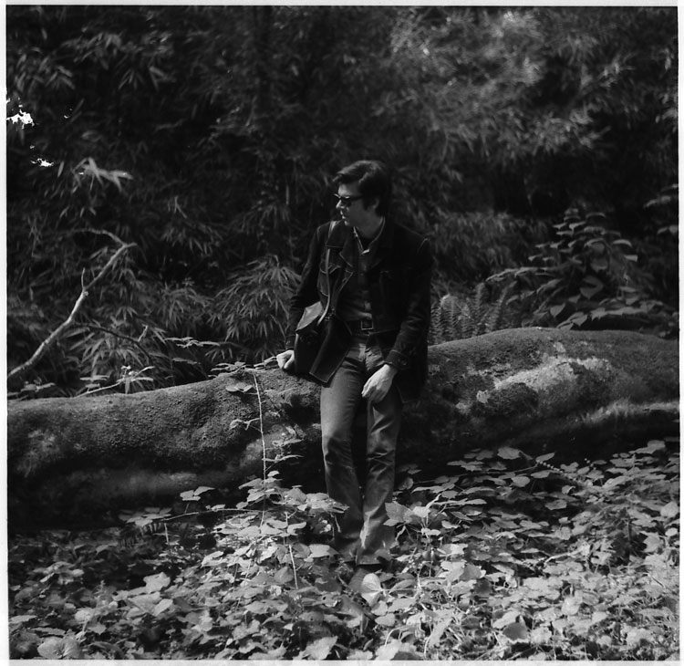 Robert Smithson in the UK working on a Mirror Displacement in 1969,  
photographed by Nancy Holt. © Holt/Smithson Foundation, licensed by VAGA at ARS, New York.