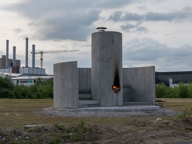 Oscar Tuazon. Burn the Formwork, installation view, Münster, 2017. © Skulptur Projekte 2017. Photograph: Henning Rogge.