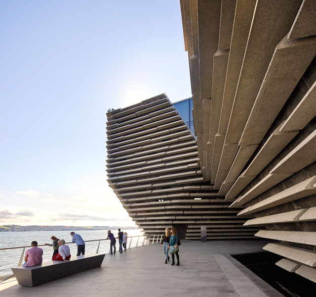 V&A Dundee, Scotland. Public access to river frontage. © HuftonCrow.