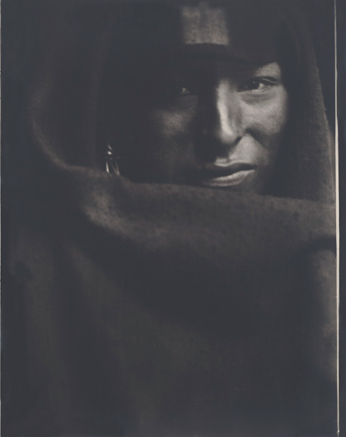 Gertrude Käsebier. The Red Man, 1900. Gelatin silver print. New York, Museum of Modern Art © Digital image, The Museum of Modern Art, New York/Scala, Florence.