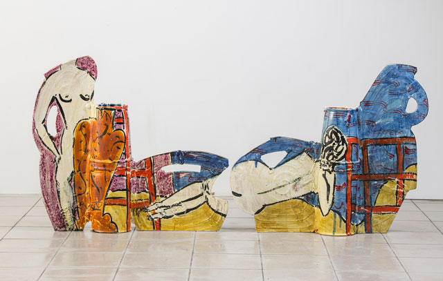 Betty Woodman. Posing with Vases at the Beach, 2008. Glazed earthenware, epoxy resin, lacquer, acrylic paint, 84 x 206 x 17 cm. 
Photograph: Bruno Bruchi.